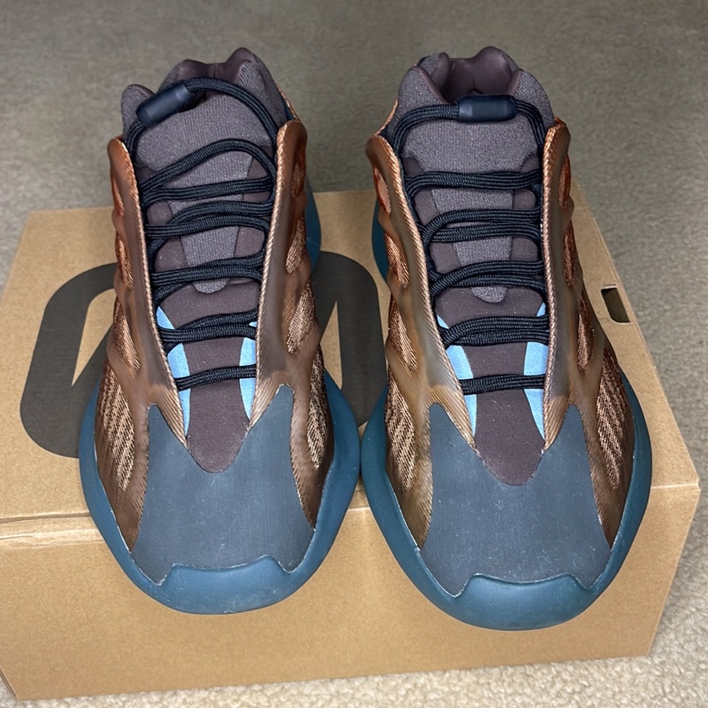 Yeezy 700 v3 Copper Fade